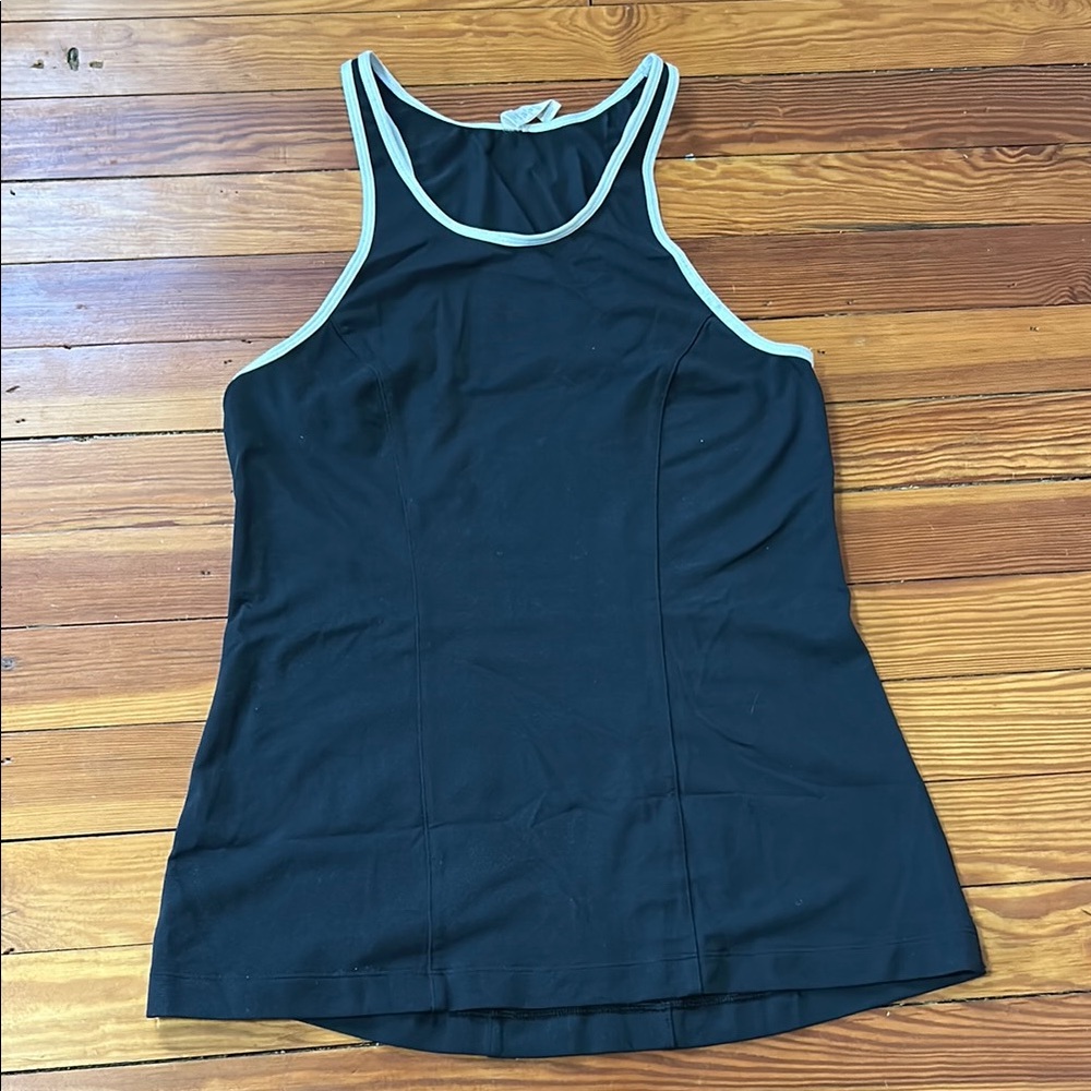 Under armour Women's Black fitted tank Top